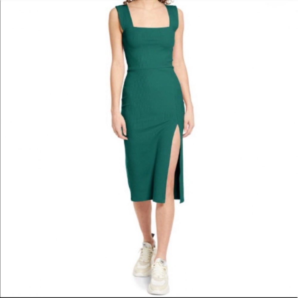 NWOT REFORMATION Cassi Sheath Dress in
Emerald Green Size Medium
